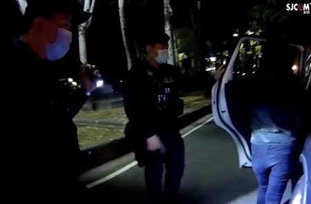 女子通緝見警盤查欲閃躲 終逃不過警方查緝　1